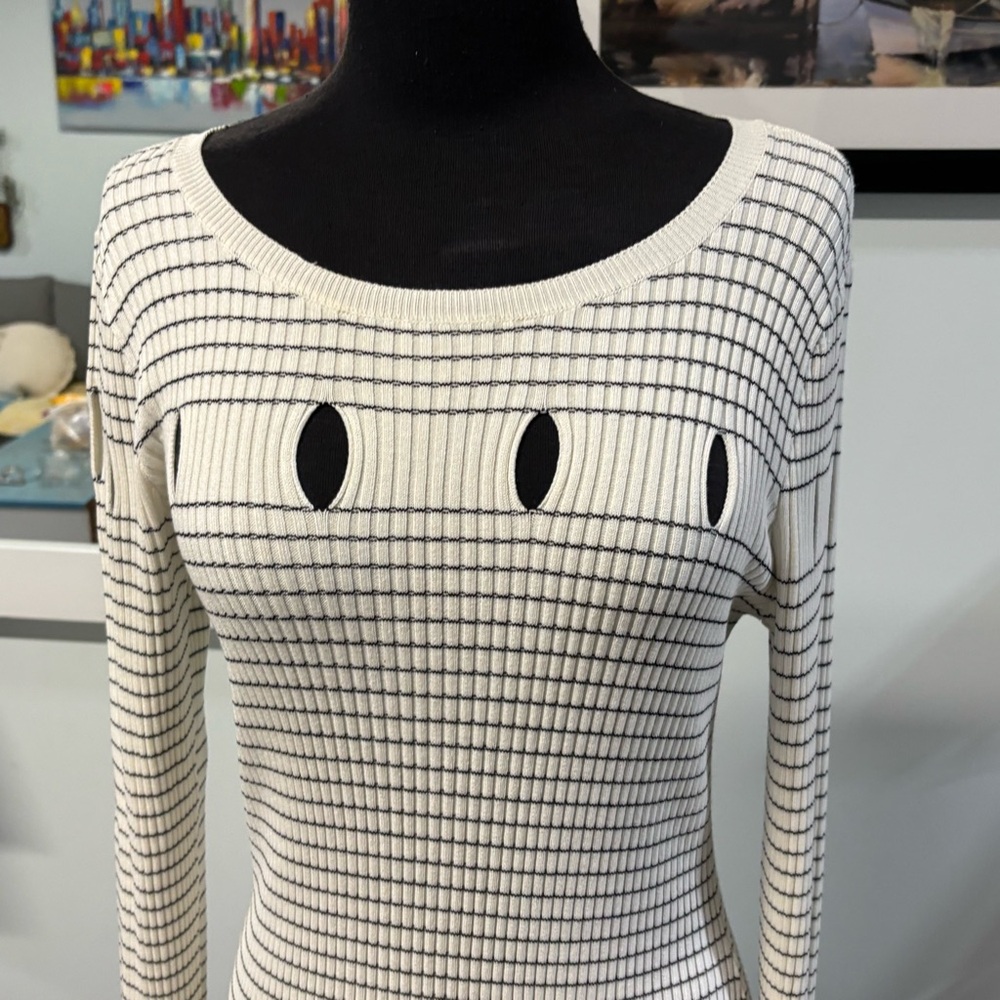 ❤️Guess Mia Keyhole Long-sleeve Dress- Sz Large - Picture 4 of 6